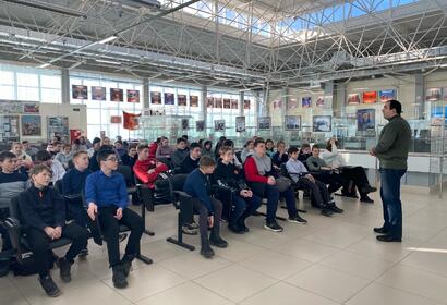В преддверии Дня полного снятия блокады Ленинграда в Музее боевой и трудовой славы состоялась лекция «Ленинград, не знавший поражений»